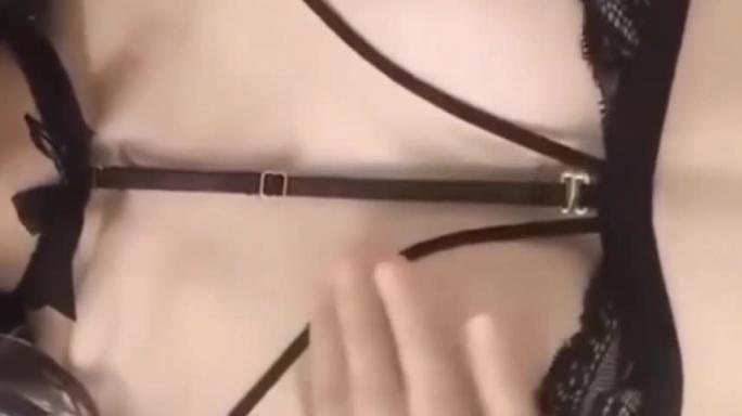 抖音网红被榜一大哥用钞能力征服,4p操到胡言乱语 预览截图 12