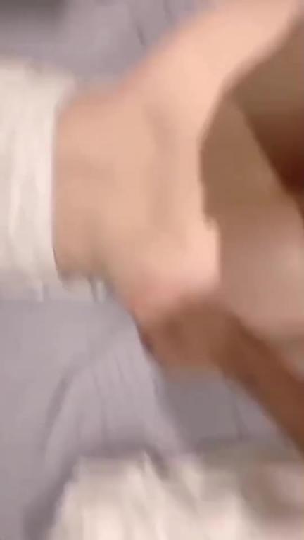 渣男老师无套内射高中学生妹 预览截图 6
