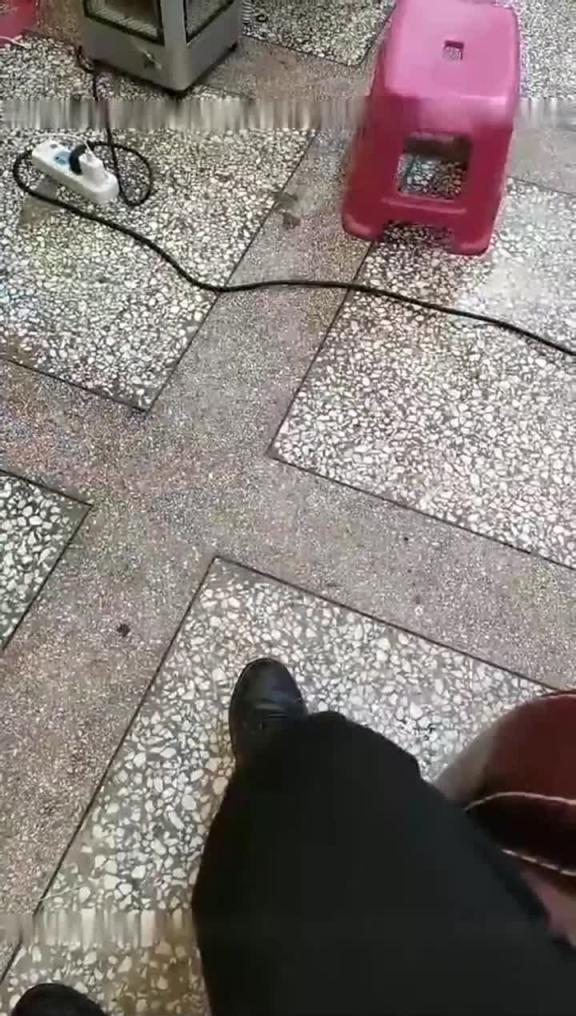 【河南兄妹乱伦事件】兄弟就被亲哥哥洗脑，禽兽哥哥为了挣钱扒套射进逼里 预览截图 11