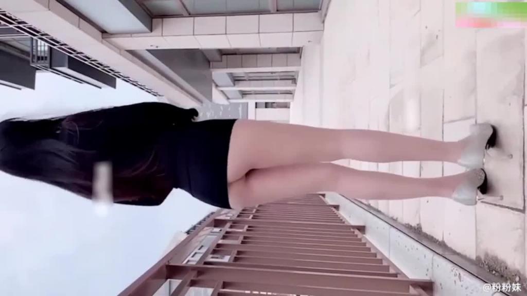 国内高境界户外发骚大神就是牛逼!!网红露出女神“浅笑心柔” 预览截图 2