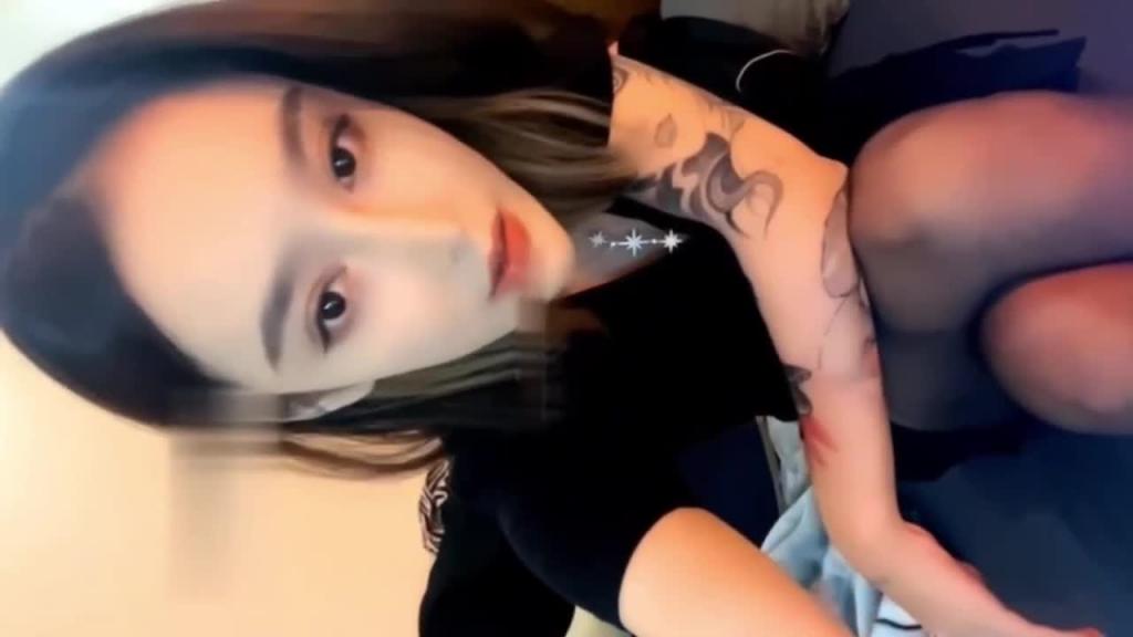 【SM女王调教】开房漂亮闺蜜当自己的性奴,重口虐待好刺激 预览截图 1