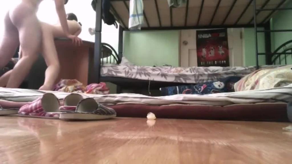 偷上室友女友还录下来收藏 预览截图 11