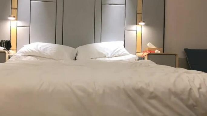 【探花寻欢】酒店约操极品学生妹苗条身材一级棒 预览截图 12