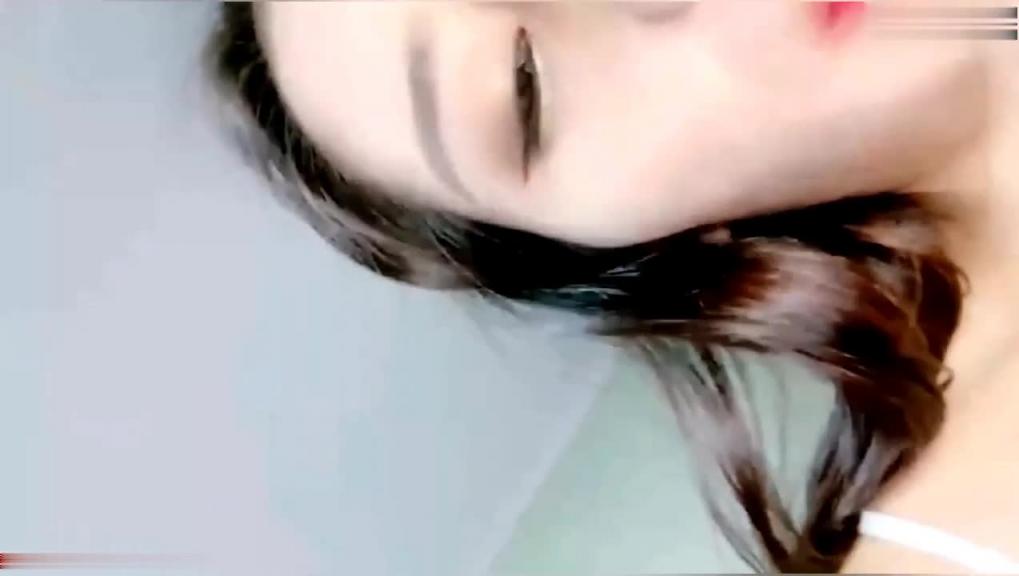 【土豪的私人订制】丰乳翘臀,极品女神御姐范裸舞抠逼自慰诱惑 预览截图 4