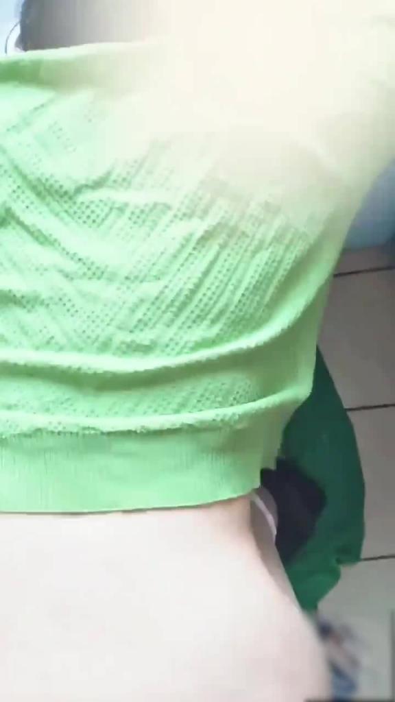 厨房激操嫂子不小心被邻居看到“你害死我了-又射里面” 预览截图 7