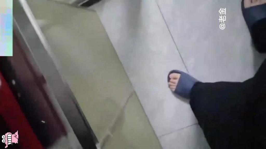 【肛交乱伦亲大嫂】韵味人妻大嫂一个人在家,吃过晚饭后我按耐不住强奸爱你了她 嫂子的菊花也被我拿下 预览截图 1