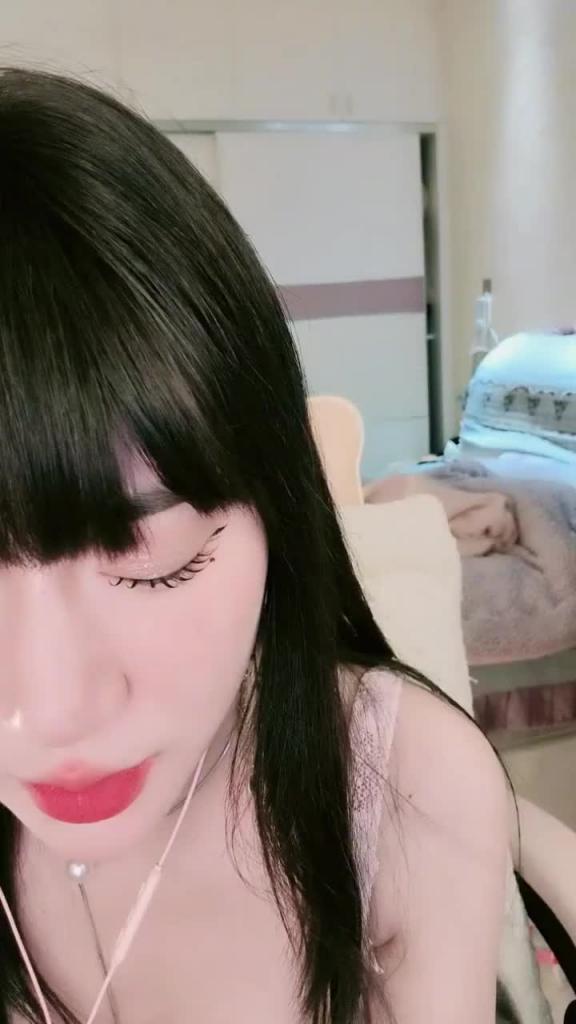 高颜值女神揉奶扣穴诱惑自慰大秀 预览截图 2