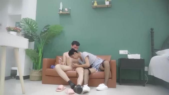重金网约05后极品萝莉女神,苗条身材大长腿,掰开嫩逼狂舔,舔的妹子受不了,抱起一顿勐操 预览截图 2