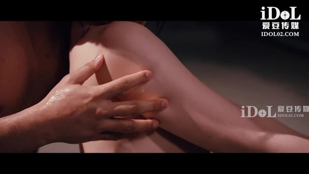 ID5233 - 人妻爬上同事床,绿奴老公喜得娃 - 莉娜 预览截图 7