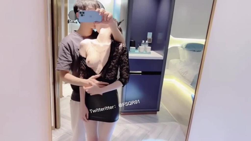 粉色情人-高跟皮裙性感美乳的中国美女 预览截图 2