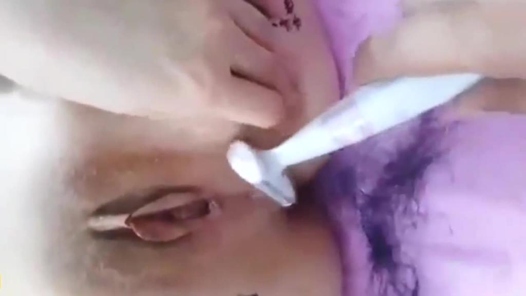 离异少妇刮逼毛 草屁眼 预览截图 5