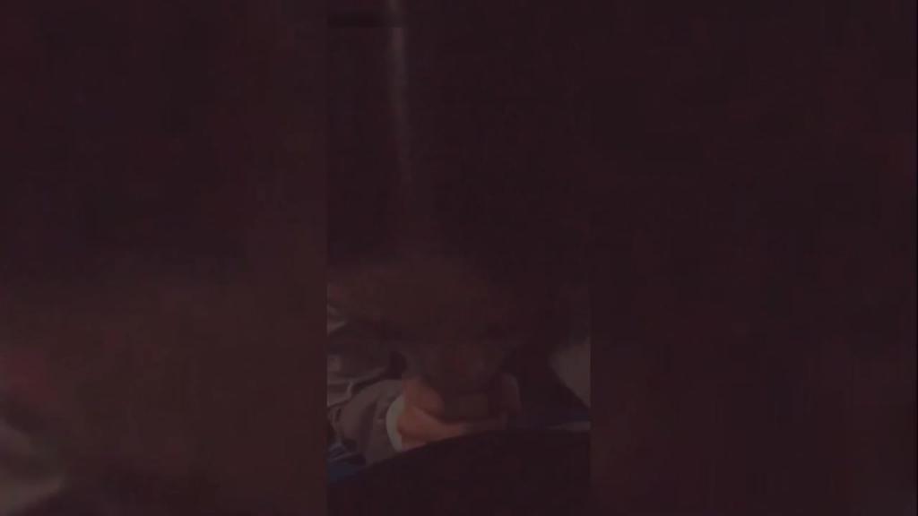 绿帽偷情深夜和男邻居楼道打炮偷情车震。网红鹿少女 预览截图 4