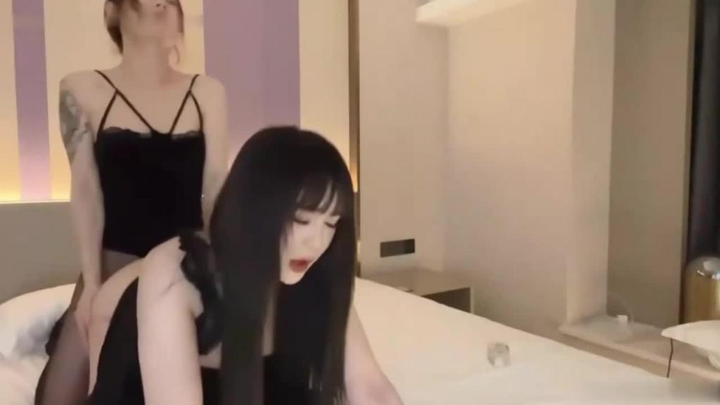 【极骚TS】粥粥 冉冉浴缸激情舌吻 婀娜缠绕假屌后入 预览截图 8