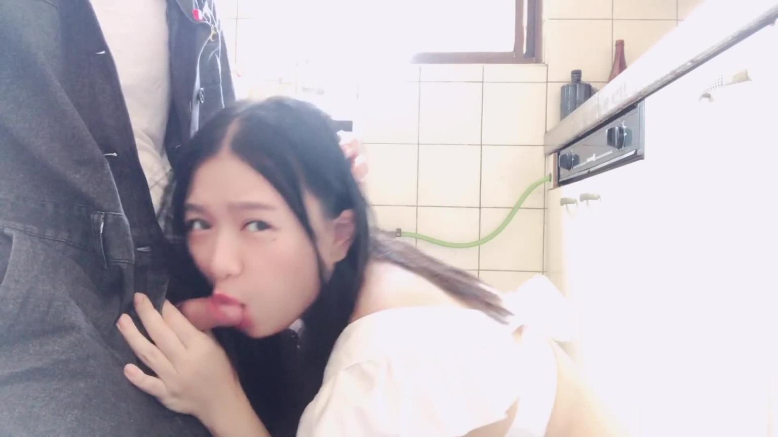 台灣daisybaby淫蕩少婦勾引水電工 预览截图 7