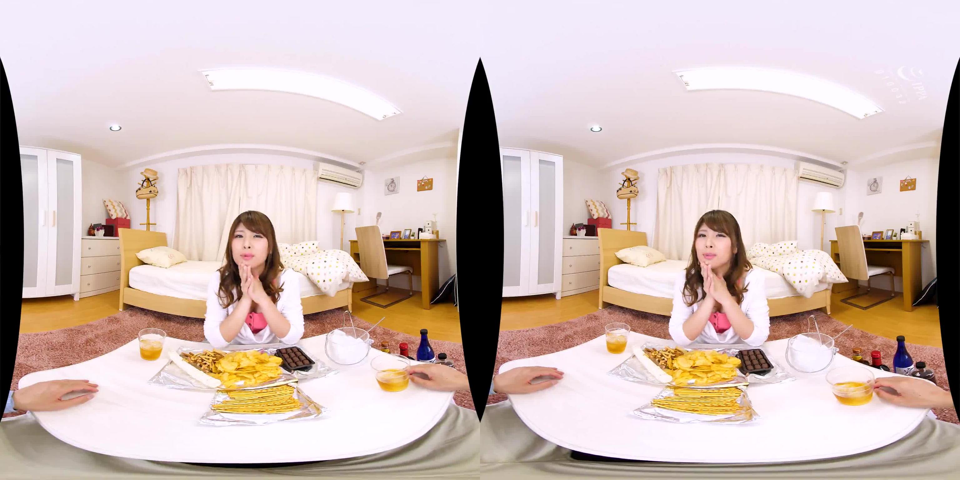【6】VR 长篇 在满是女性的客满电车上顶到爽&看到爽! 第六集 AVOPVR-127 预览截图 1