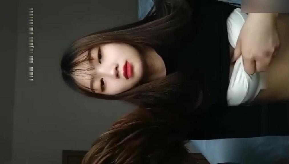 姐弟乱伦 爸妈出去玩换妻姐弟俩在家搞乱伦 预览截图 5