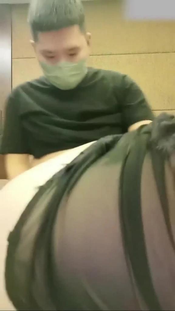 {36D巨乳潘金莲}四川网黄直播勾引表弟乱伦口爆吞精，真是大开眼界！ 预览截图 4