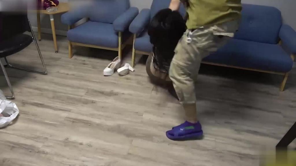 暗网流出私人定制奸尸大片 为特殊变态嗜好客户提供全裸丝袜女尸sm各种姿势口爆 预览截图 2
