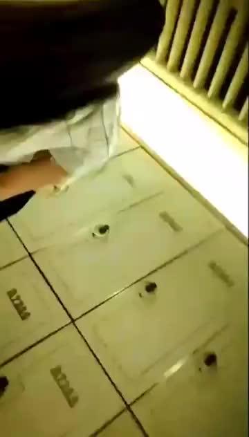 【高颜偷拍】大神男扮女装勇闯女澡堂!全新场景!真实欣赏高颜值女神一丝不挂! 高清偷拍流出! 预览截图 1
