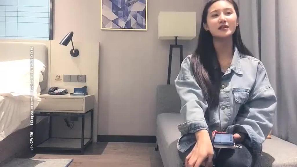 约啪的妹子居然是一位播音员,脸蛋漂亮身材火辣叫声 更迷人~ 预览截图 1