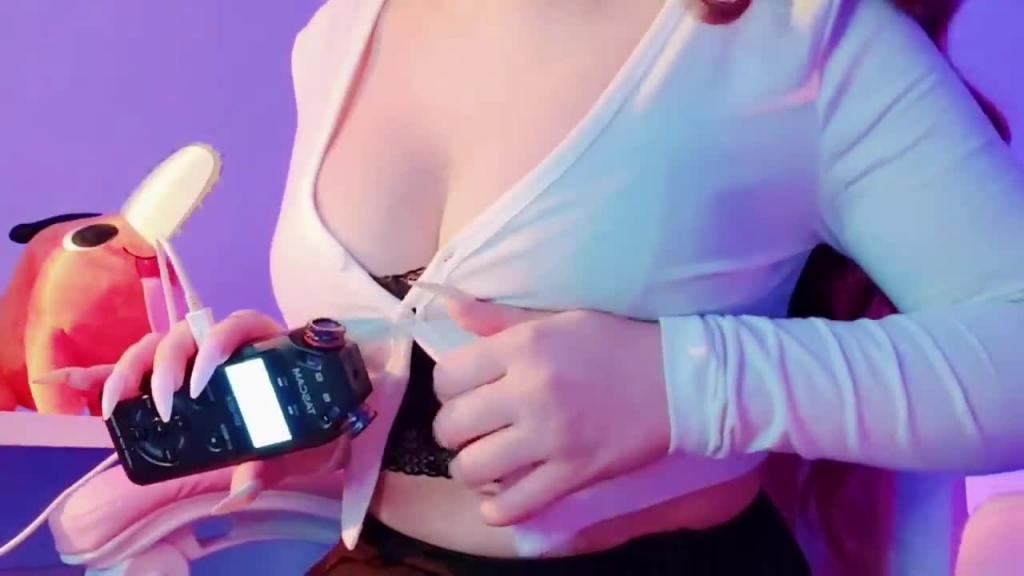 AT294-ASMR丰乳肥臀少女-胸部摩擦的声音 预览截图 2