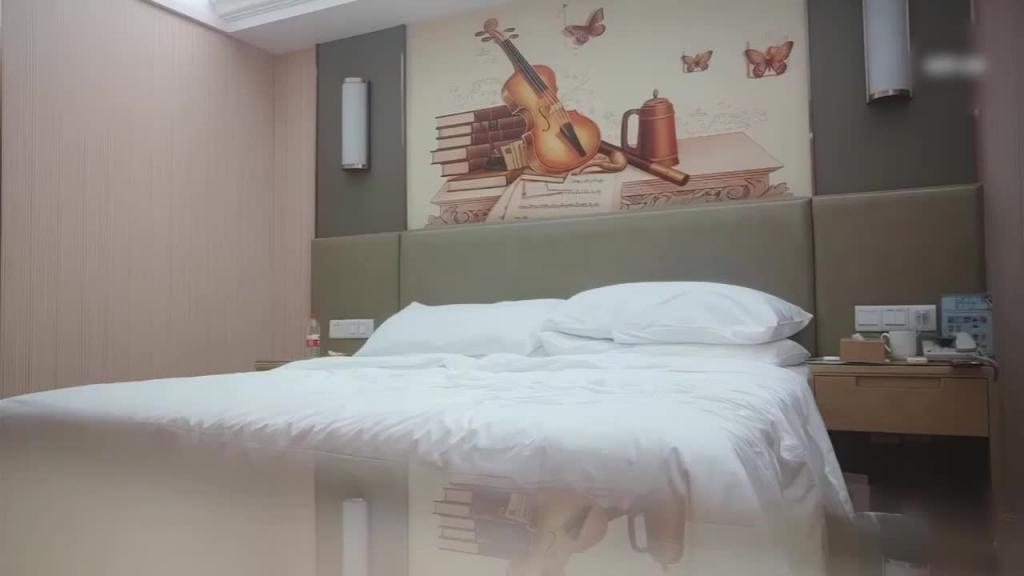 黑丝大长腿人妻吃鸡啪啪紧吗紧太爽了给我 预览截图 1