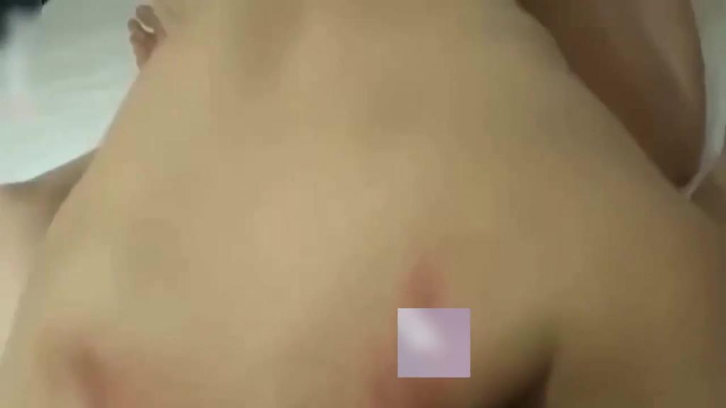真实绿帽换妻绿帽老公找三个壮汉操自己老婆 口交深喉淫荡对白 预览截图 12
