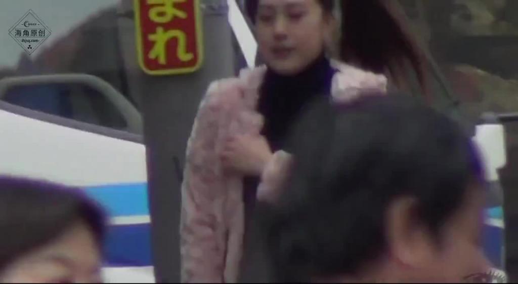 【厕拍】7.特殊视角偷拍厕所辣妹 预览截图 10
