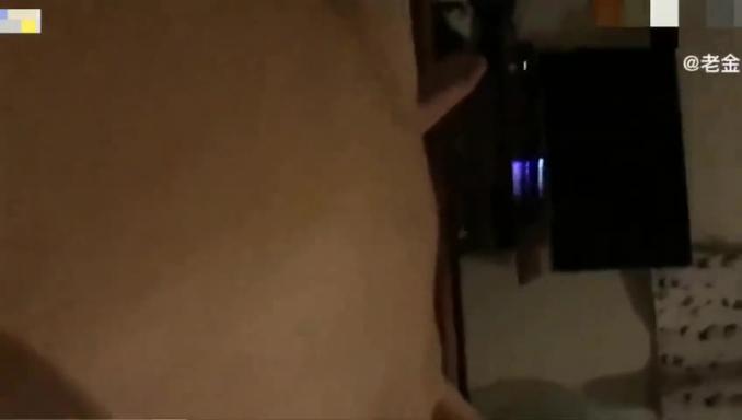 和嫂子乱伦，小侄子推我不让我操，青岛第三医院护士出轨老公亲弟弟 预览截图 3