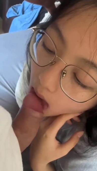 暗恋的女神竟然如此淫荡 预览截图 9