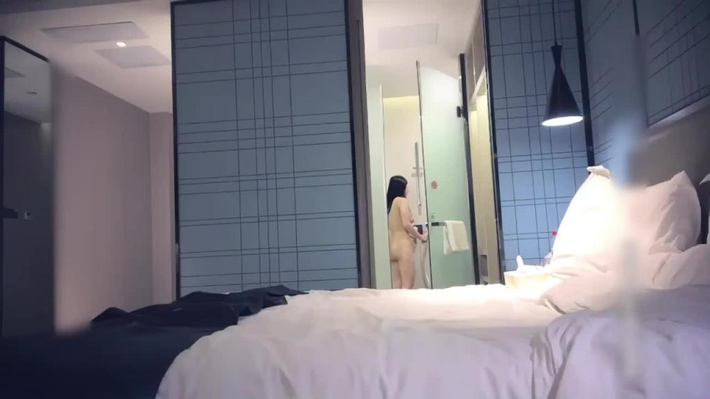 约了个白衣妹子TP啪啪,舔逼口交上位骑乘 预览截图 9