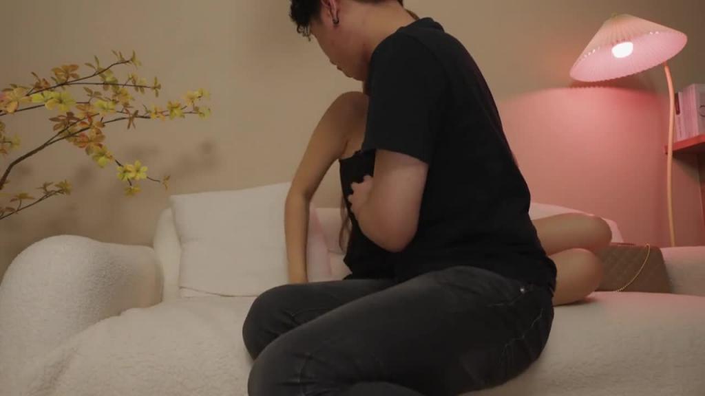 在台北最大时尚的信义区女性有着意想不到的性癖，成为男人的追随者，成为轻易上床的婊子！！ WWMM-004 预览截图 8
