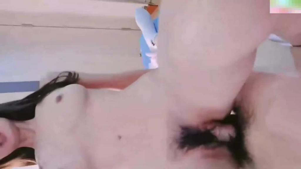 高颜值反差婊下海·顶级童颜巨乳翘臂灵活小舌头舔鸡巴 预览截图 9