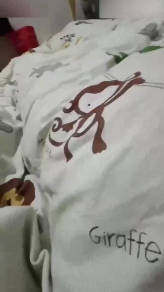 乱伦大神真实乱伦母亲，问母亲我舒服吗 预览截图 1