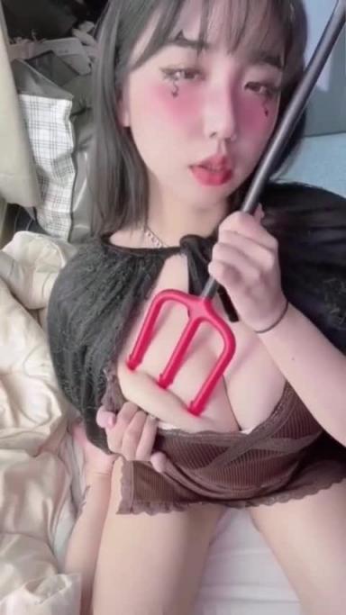 贵宾超高颜值火辣身材的女神自慰 预览截图 6