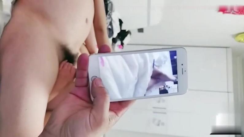 打电话系列 骚货边做爱边打电话调戏闺蜜 预览截图 6