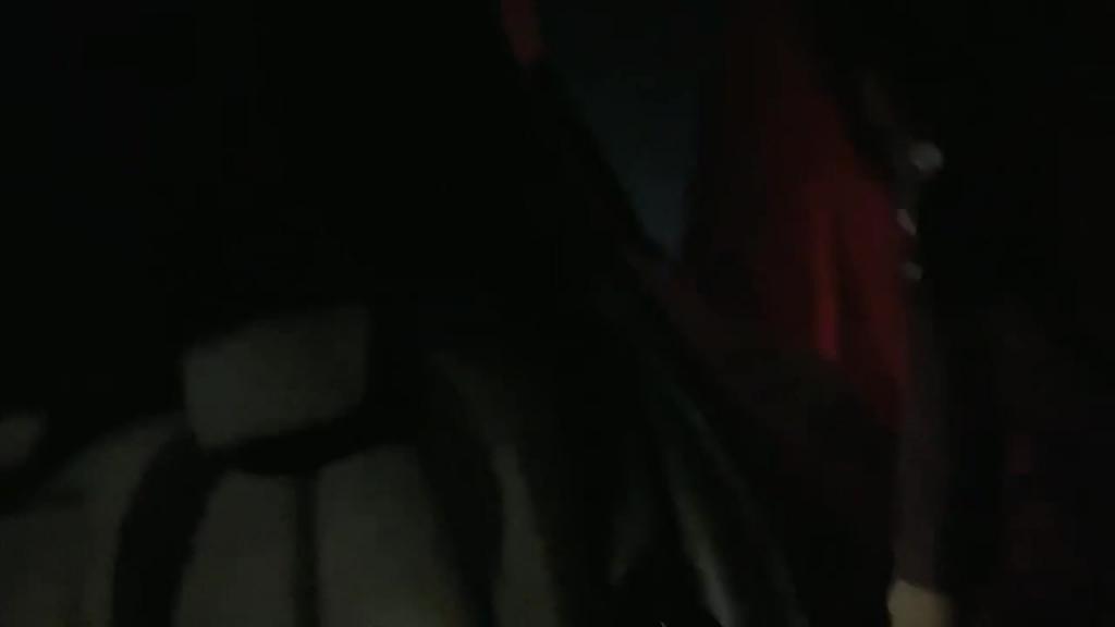 夜晚驾车户外车震!场面很是刺激 预览截图 5