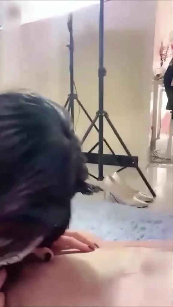 美腿丝袜水蛇小妞 预览截图 1