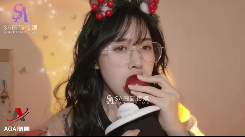 AGAT048-ASMR-圣诞特辑-吃桃子-感受口腔唾液在翻滚 预览截图 3