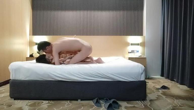 大海浪探花_社会纹身妹被后入到尖叫,大喊受不了了 预览截图 3