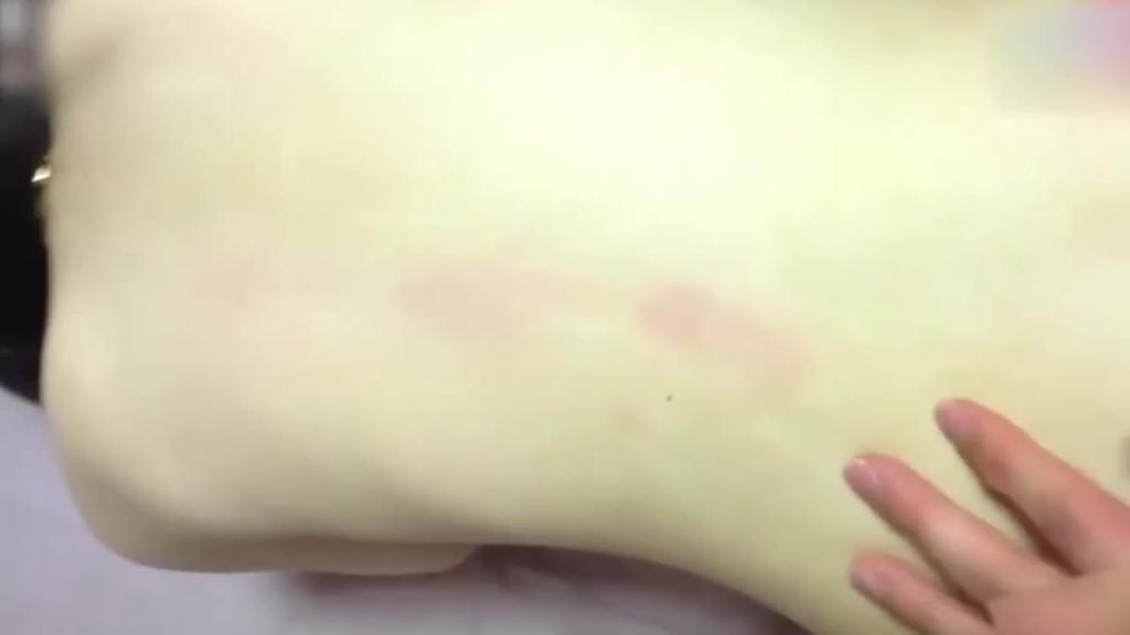 真实兄妹乱伦 不顾妹妹反对边操边录影 预览截图 10