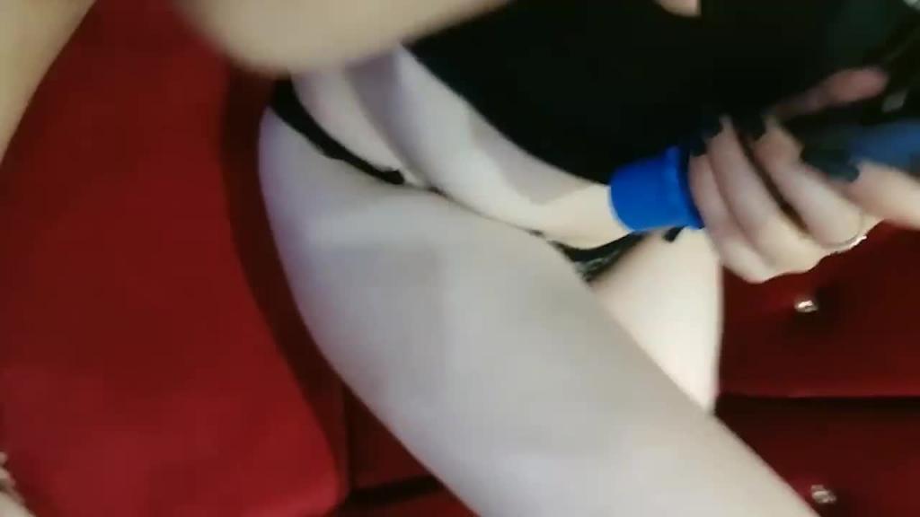 灯红酒绿淫乱KTV歌声伴着美酒 预览截图 1
