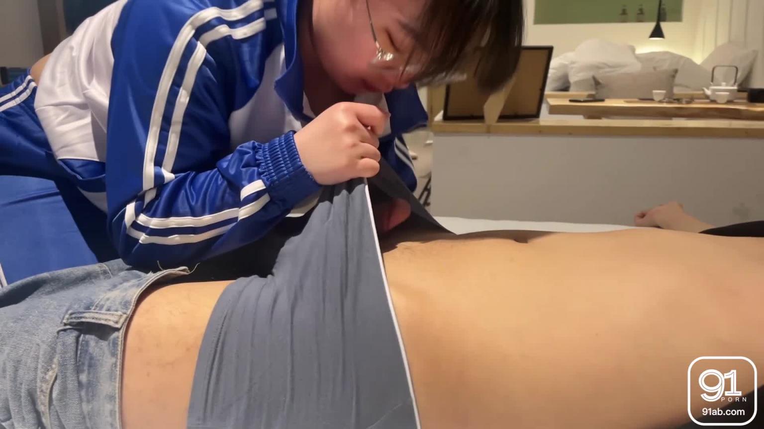 女高中生打王者被小混混下春药,带去宾馆,醒来后骚逼狂流水! 预览截图 5