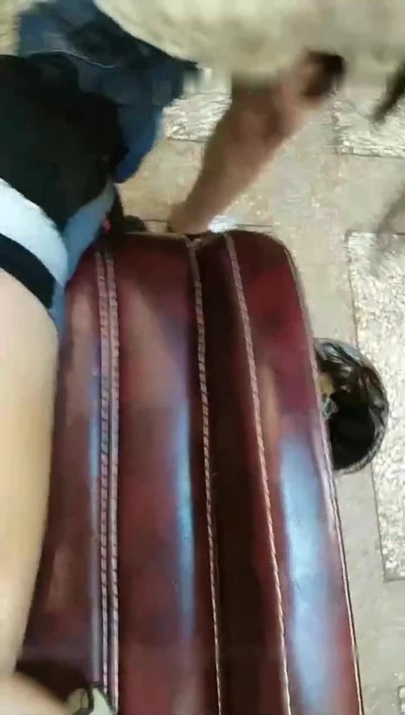 【河南兄妹乱伦事件】兄弟就被亲哥哥洗脑，禽兽哥哥为了挣钱扒套射进逼里 预览截图 10