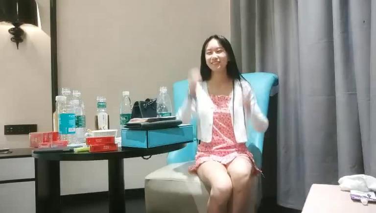 【老沈探花】170CM高端外围女神，鸡巴太大套子捅破直接操哭了 预览截图 4