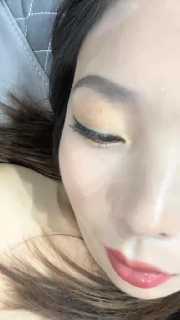 颜值小情侣白嫩尤物水多肉欲满分无套啪啪 预览截图 12
