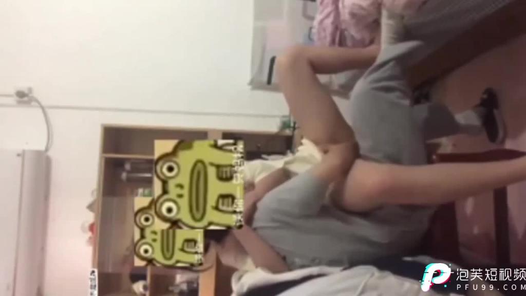 极品稀缺高中女同泄密高中生百合恋爱日常做爱舌吻各种姿势 预览截图 3