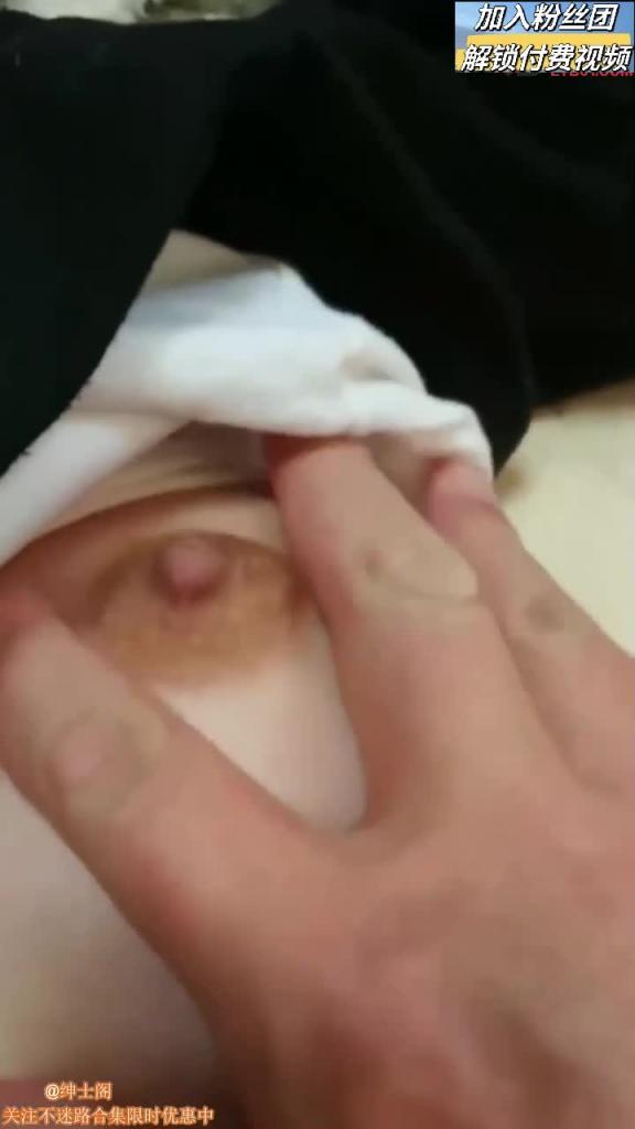 【真实父女乱伦】爸爸帮女儿洗澡,女儿问爸爸你的这个是啥呀怎么和我的不一样,女儿用手摸了摸,爸爸鸡巴变硬没忍住就和女儿在厕所操起来 预览截图 12