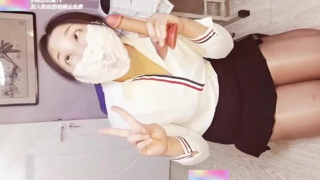 【丝袜熟女】各种淫语妈妈儿子挑逗丝袜足交啪啪潮喷 预览截图 1