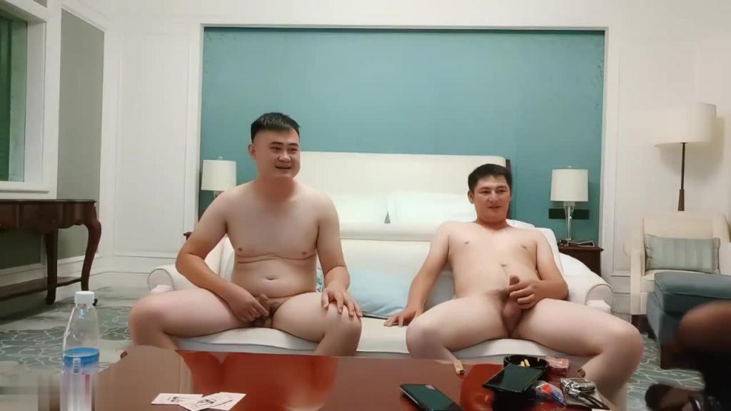 真实夫妻换妻22岁夫妻女女互亲交换! 预览截图 6